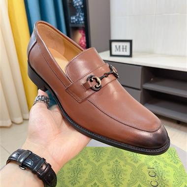 GUCCI    2025新款男生休閒時尚鞋子