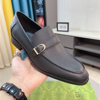 GUCCI    2025新款男生休閒時尚鞋子