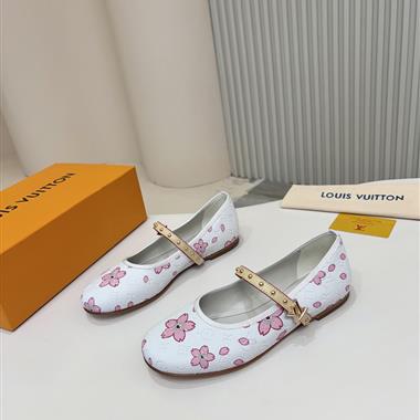 Louis Vuitton    2025新款女生休閒時尚鞋子