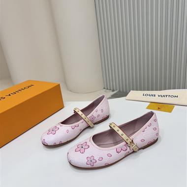 Louis Vuitton    2025新款女生休閒時尚鞋子