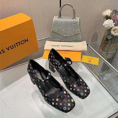 Louis Vuitton    2025新款女生休閒時尚鞋子