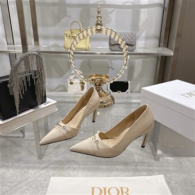 DIOR   2025新款女生休閒時尚鞋子