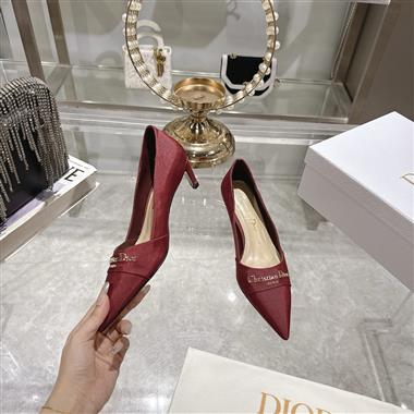 DIOR   2025新款女生休閒時尚鞋子