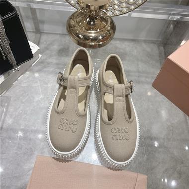 MIUMIU   2025新款女生休閒時尚鞋子