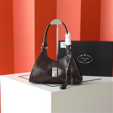 PRADA   2025新款女生時尚包包  尺寸：30.5*17.5*9CM