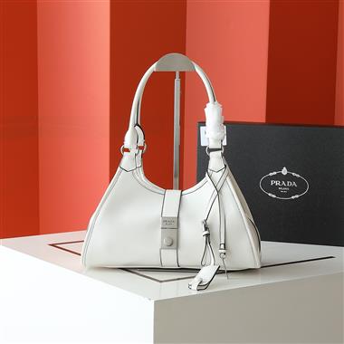 PRADA   2025新款女生時尚包包  尺寸：30.5*17.5*9CM