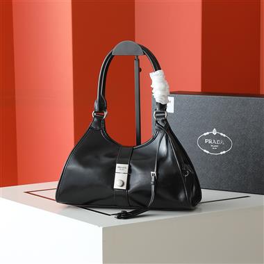 PRADA   2025新款女生時尚包包  尺寸：30.5*17.5*9CM