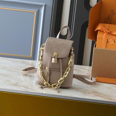 LOUIS VUITTON    2025新款女生時尚包包  尺寸：15*20*7.5CM