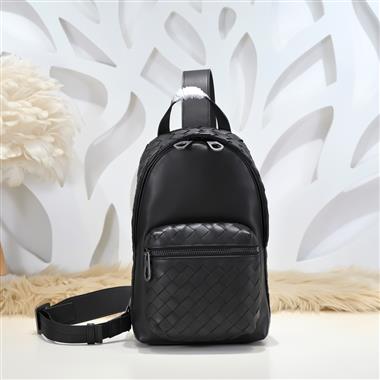 BOTTEGA VENETA    2025新款男生時尚包包  尺寸：30*18*8CM