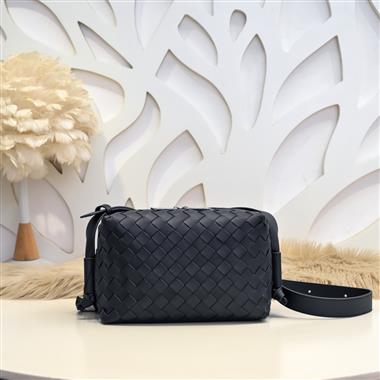 BOTTEGA VENETA    2025新款男生時尚包包  尺寸：25*16*10CM