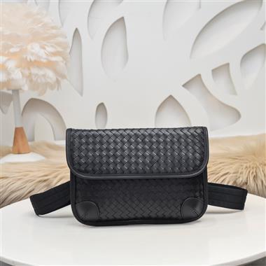 BOTTEGA VENETA    2025新款男生時尚包包  尺寸：24*16*2CM