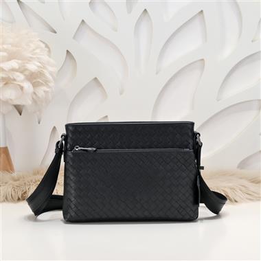 BOTTEGA VENETA    2025新款男生時尚包包  尺寸：26*19*5CM