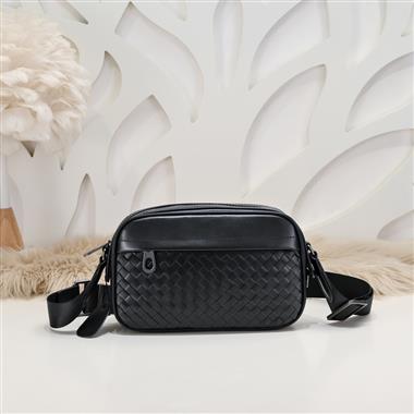 BOTTEGA VENETA    2025新款男生時尚包包  尺寸：23*15*6CM