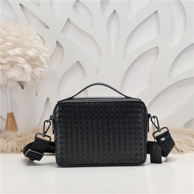 BOTTEGA VENETA    2025新款男生時尚包包  尺寸：25*17*8CM