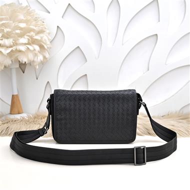 BOTTEGA VENETA    2025新款男生時尚包包  尺寸：24*17*7CM