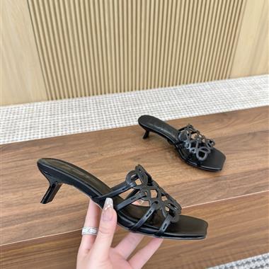  LOEWE   2025新款女生休閒時尚鞋子
