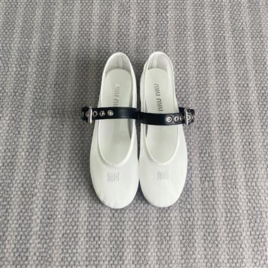 MIUMIU   2025新款女生休閒時尚鞋子