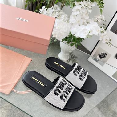 MIUMIU   2025新款女生休閒時尚鞋子