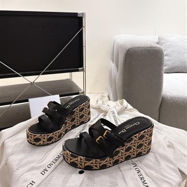 DIOR   2025新款女生休閒時尚鞋子