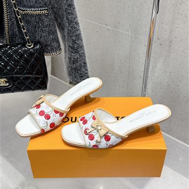 Louis Vuitton   2025新款女生休閒時尚鞋子