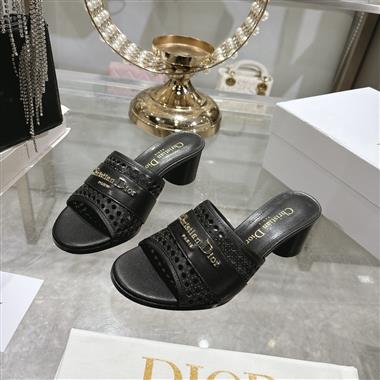 DIOR   2025新款女生休閒時尚鞋子