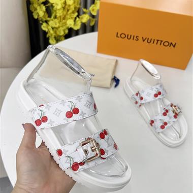 Louis Vuitton    2025新款女生休閒時尚鞋子