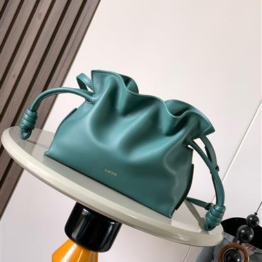 LOEWE  2025新款女生時尚包包 尺寸：23*18*9CM