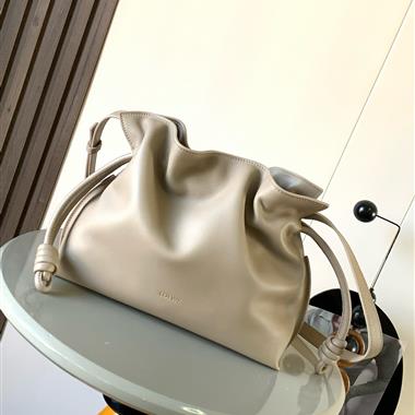 LOEWE  2025新款女生時尚包包 尺寸：30*24.5*10.5CM