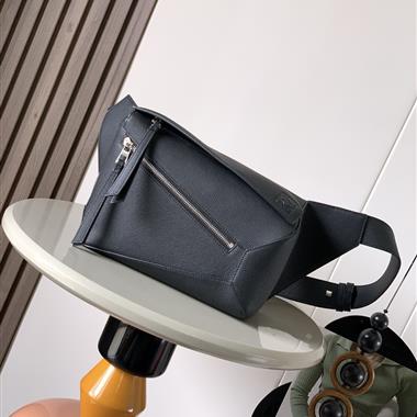 LOEWE  2025新款女生時尚包包 尺寸：24*16*10.5CM