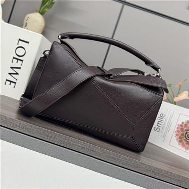 LOEWE  2025新款女生時尚包包 尺寸：32.5*14.5*23.5CM