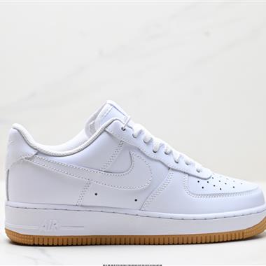 NIKE AIR FORCE 1‘07