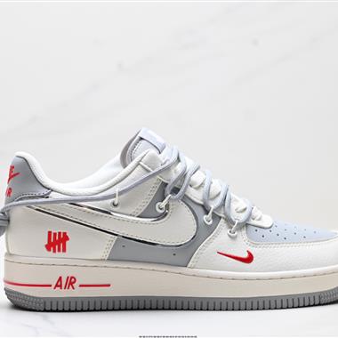 NIKE AIR FORCE 1‘07