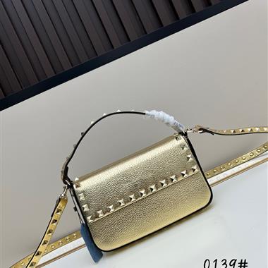 Valentino  2025新款女生時尚包包   尺寸：19*13.5*3CM