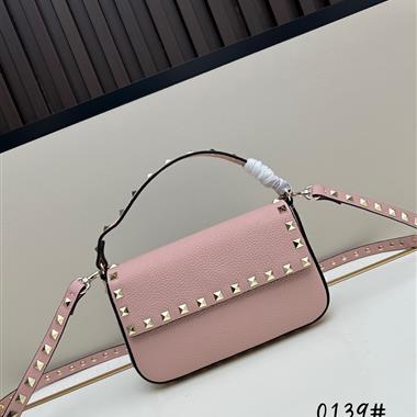 Valentino  2025新款女生時尚包包   尺寸：19*13.5*3CM