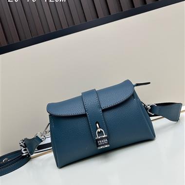 PRADA  2025新款女生時尚包包   尺寸：22*10*12CM