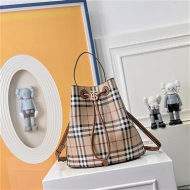 BURBERRY  2025新款女生時尚包包   尺寸：26*28CM