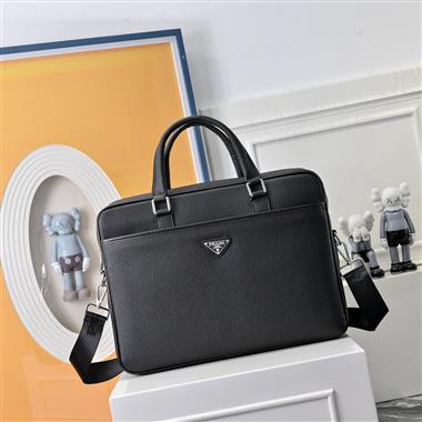 PRADA   2025新款男生時尚包包   尺寸：29*40*8CM
