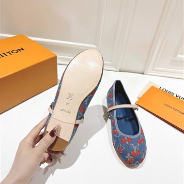 Louis Vuitton   2025新款女生休閒時尚鞋子