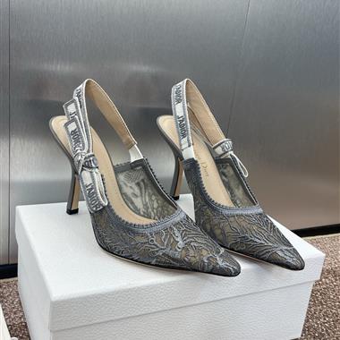 DIOR   2025新款女生休閒時尚鞋子