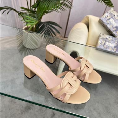 DIOR   2025新款女生休閒時尚鞋子