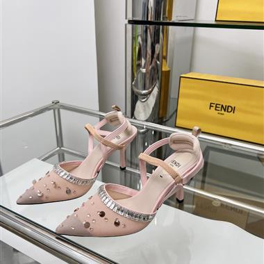 FENDI  2025新款女生休閒時尚鞋子