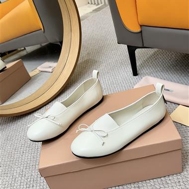 MIUMIU   2025新款女生休閒時尚鞋子