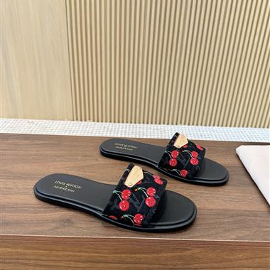 Louis Vuitton   2025新款女生休閒時尚鞋子