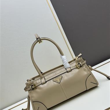 PRADA   2025新款女生時尚包包 尺寸：32*15*12CM