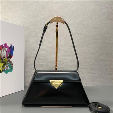 PRADA   2025新款女生時尚包包 尺寸：28.5*14*7CM