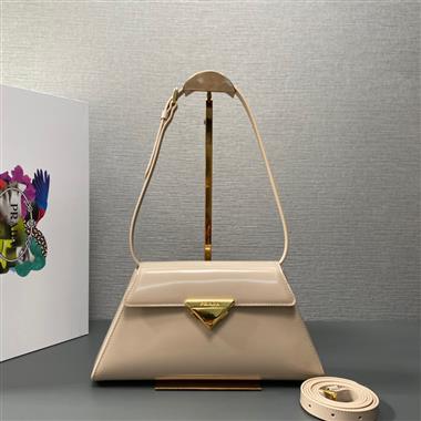 PRADA   2025新款女生時尚包包 尺寸：28.5*14*7CM