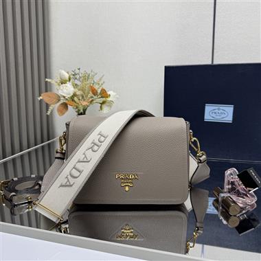 PRADA   2025新款女生時尚包包 尺寸：23*15.5*9CM