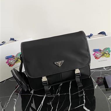 PRADA   2025新款男生時尚包包 尺寸：32*24*12CM