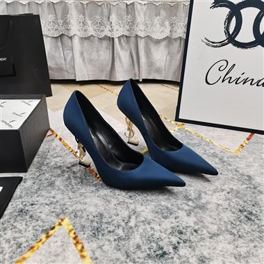 YSL   2025新款女生休閒時尚鞋子