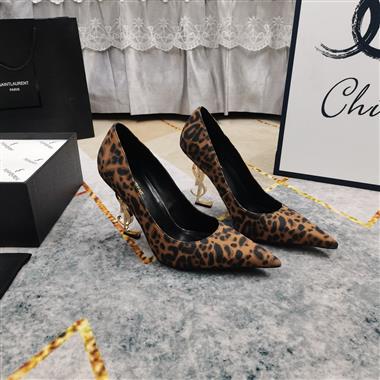 YSL   2025新款女生休閒時尚鞋子